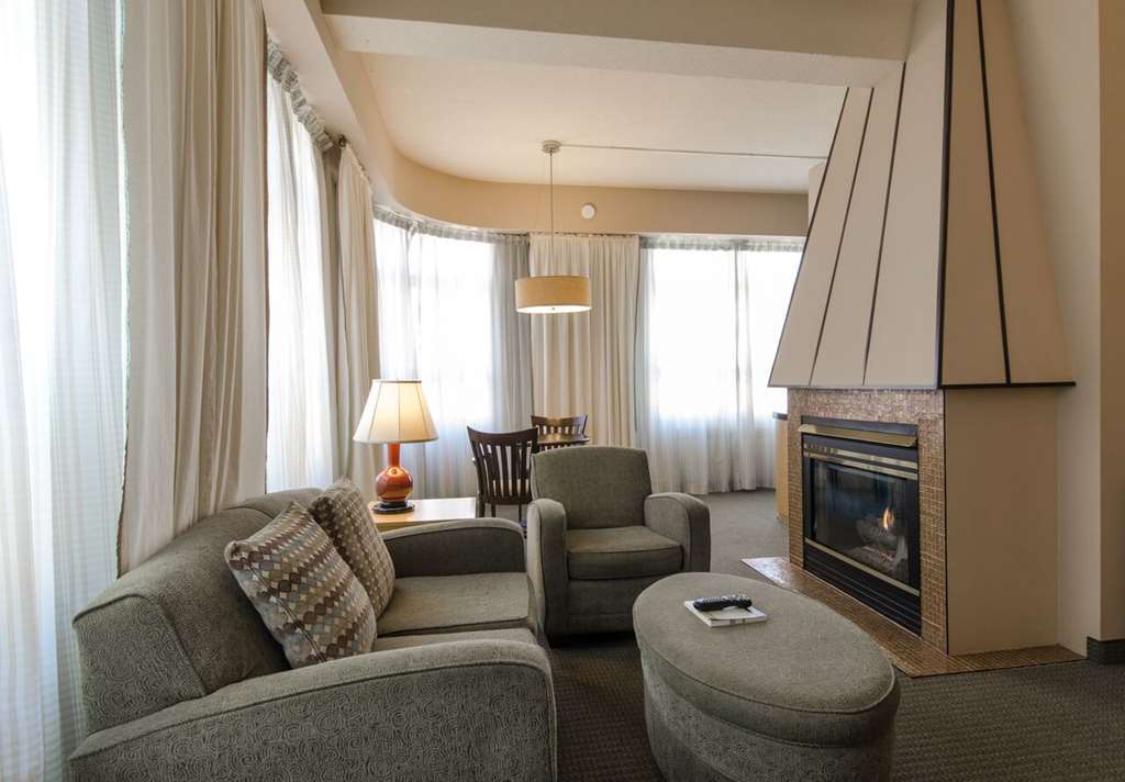 Hotel Metro, Autograph Collection Milwaukee Room photo